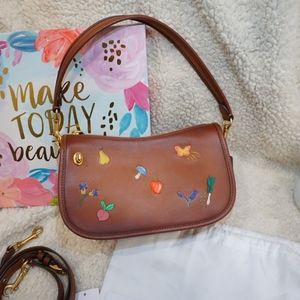 Coach Swinger 22 garden embroidery bag